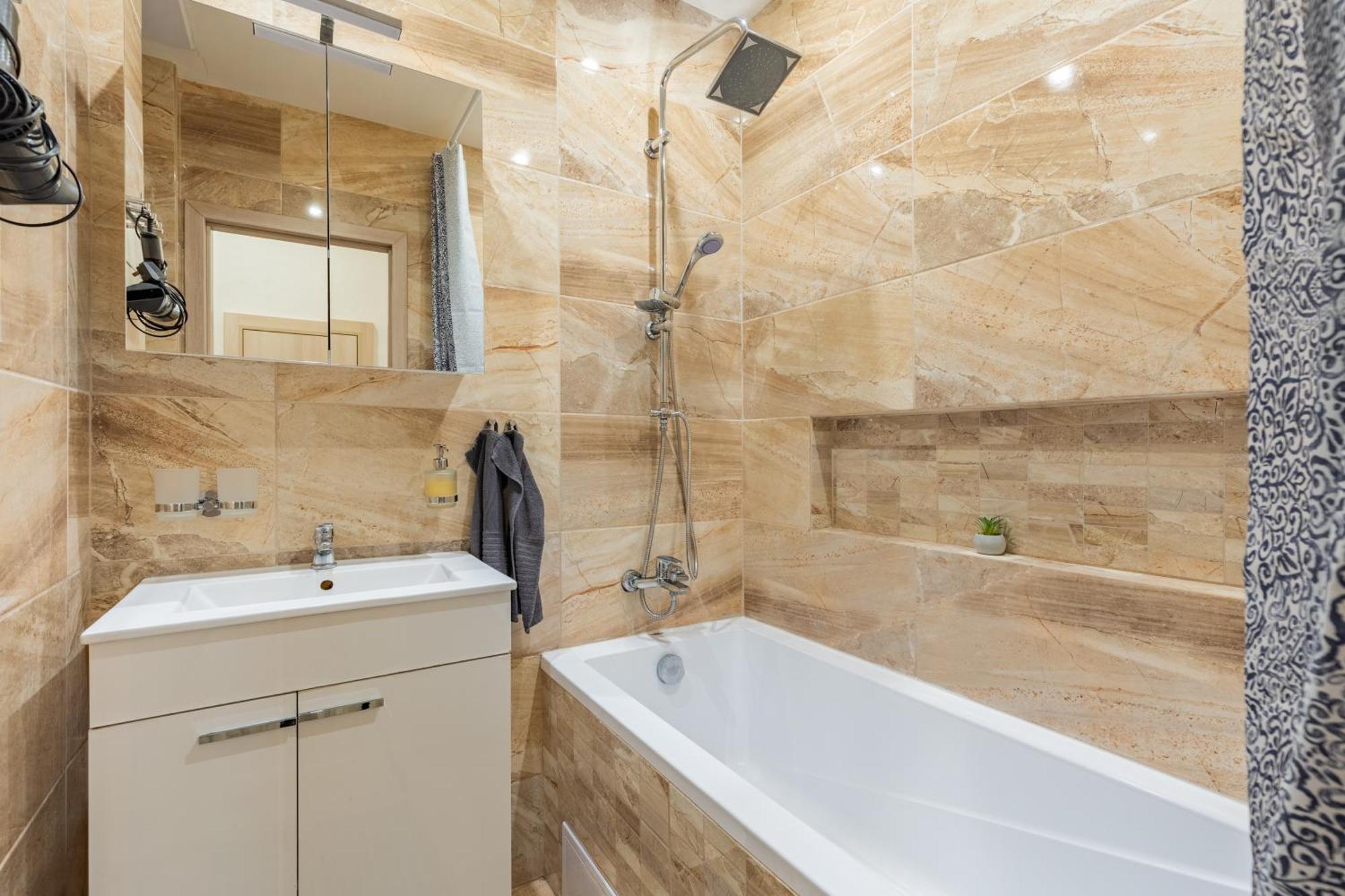 Apartamento Charming Flat, Steps From Castle - Historic Part Bratislava Exterior foto