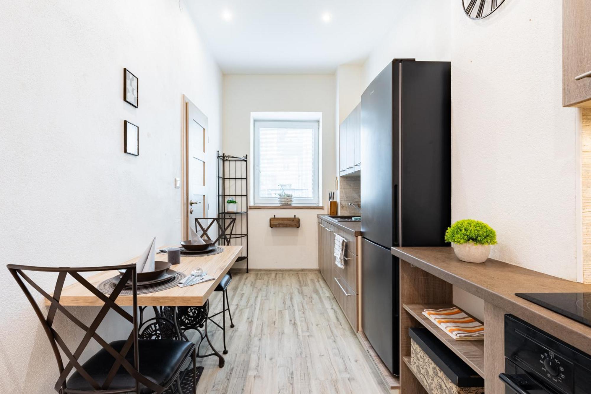 Apartamento Charming Flat, Steps From Castle - Historic Part Bratislava Exterior foto
